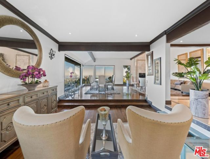 6 Bed Home for Sale in Los Angeles, California