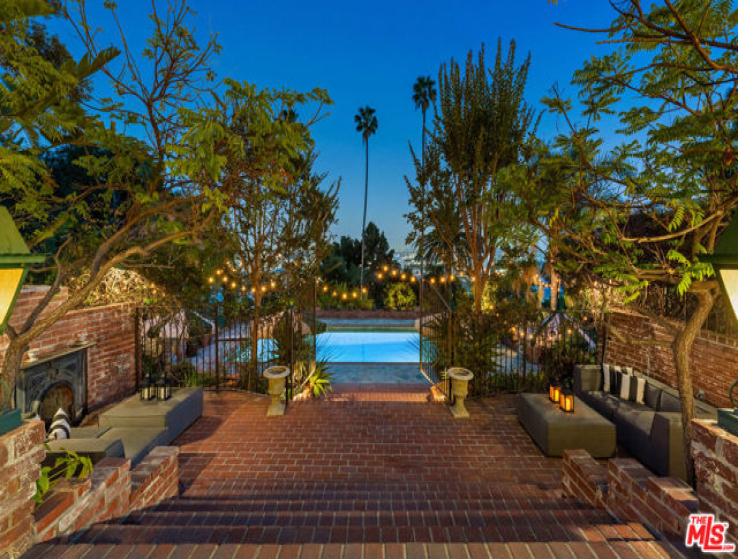 7 Bed Home for Sale in Los Angeles, California