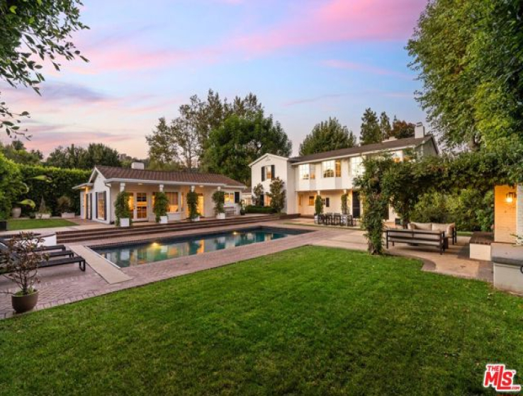 5 Bed Home for Sale in Los Angeles, California