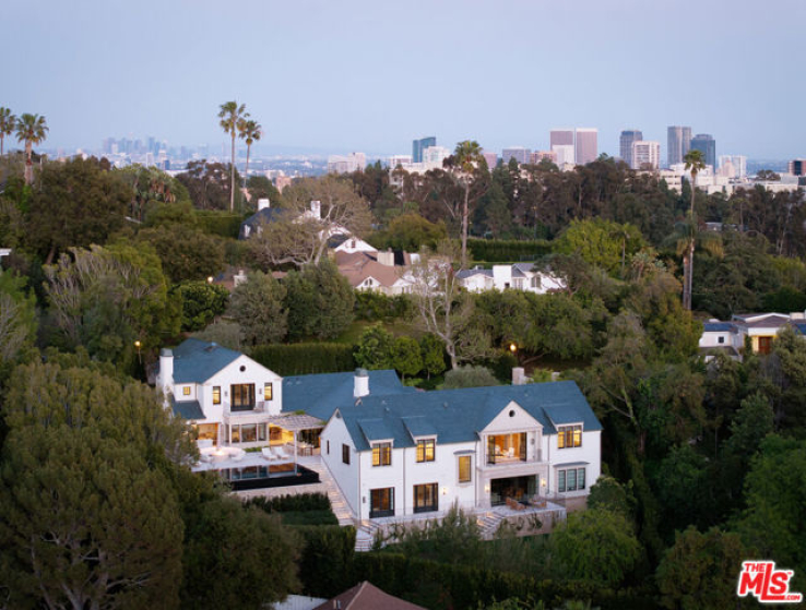 7 Bed Home for Sale in Los Angeles, California