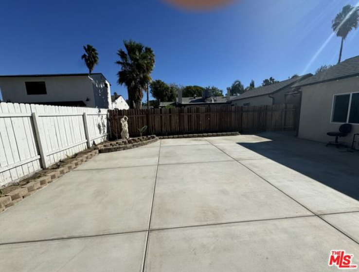 3 Bed Home to Rent in Northridge, California