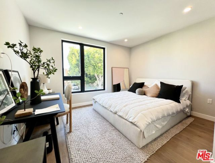 2 Bed Home for Sale in Los Angeles, California