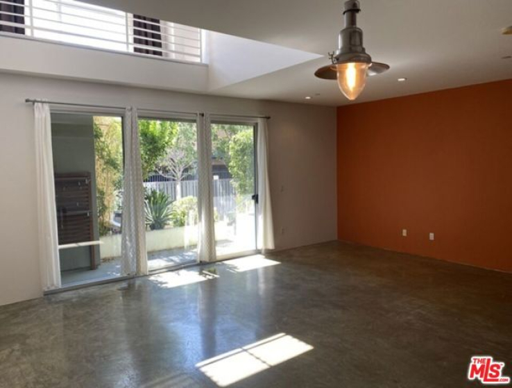 2 Bed Home to Rent in Los Angeles, California