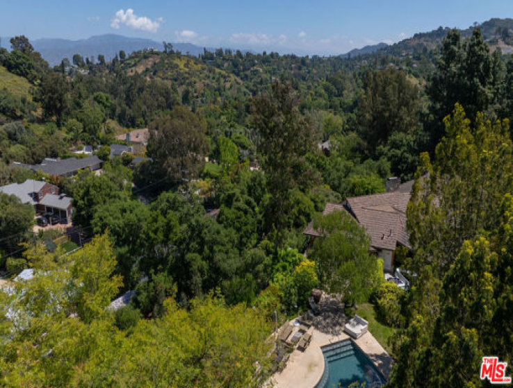 6 Bed Home for Sale in Studio City, California