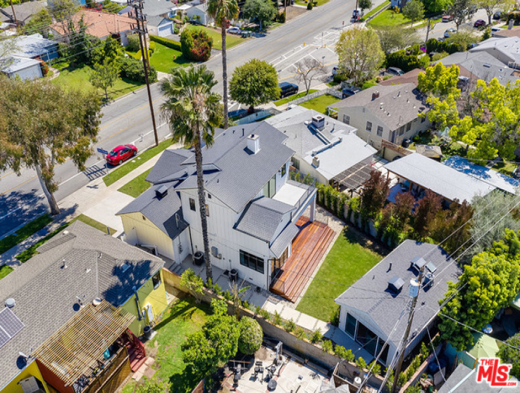 5 Bed Home to Rent in North Hollywood, California