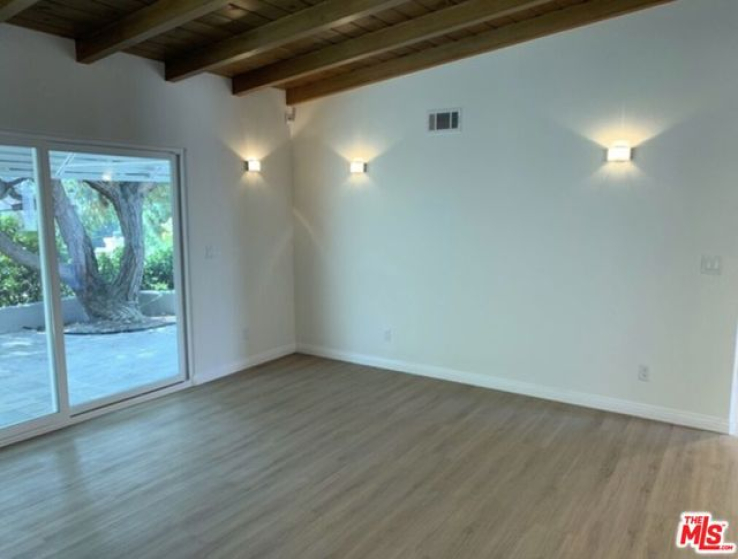 3 Bed Home to Rent in Los Angeles, California