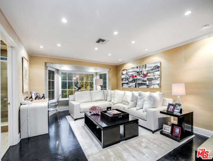 5 Bed Home for Sale in Beverly Hills, California