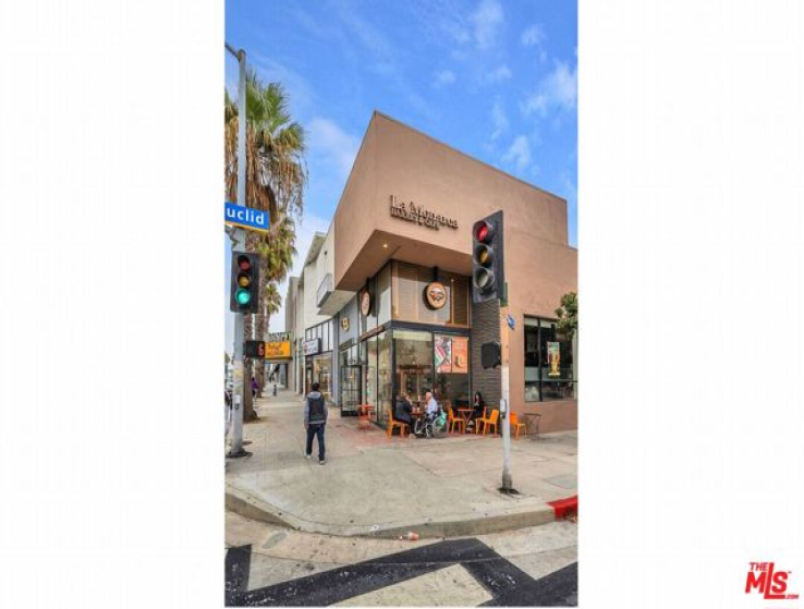  Commercial for Sale in Santa Monica, California