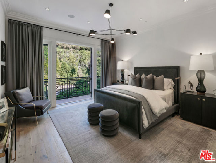 7 Bed Home for Sale in Beverly Hills, California