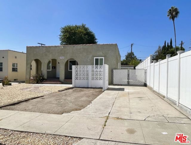 2 Bed Home to Rent in North Hollywood, California