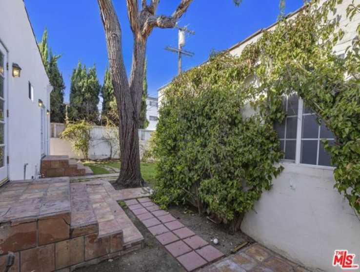 3 Bed Home to Rent in Beverly Hills, California