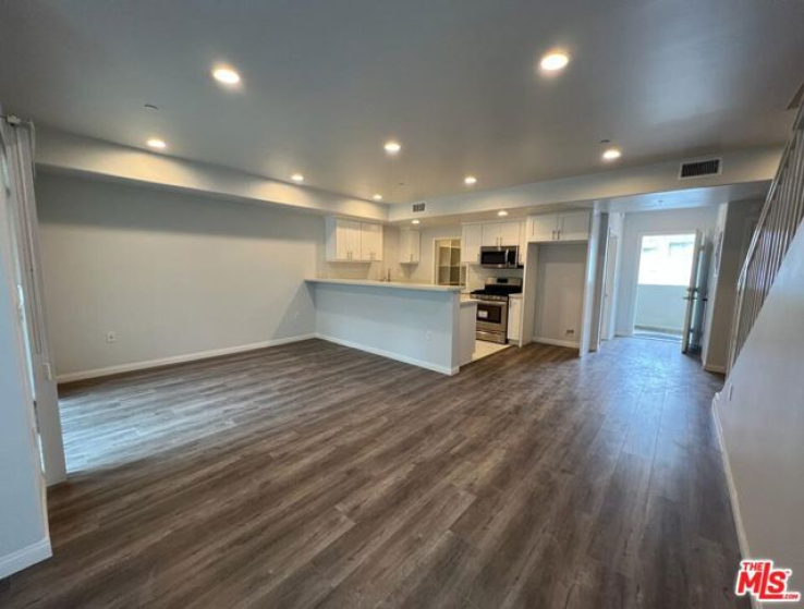 3 Bed Home to Rent in Los Angeles, California