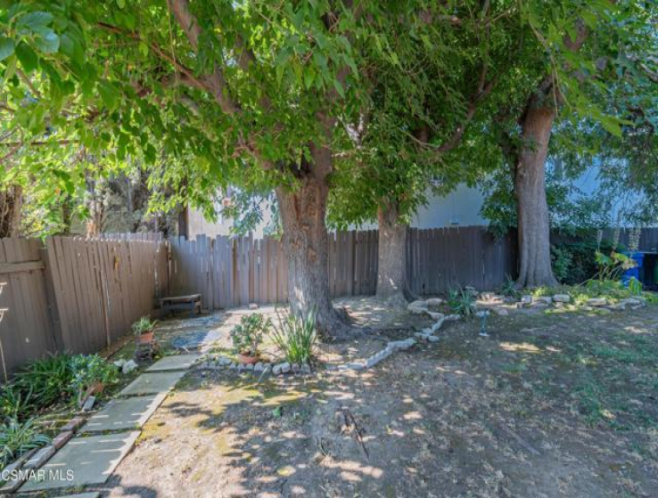 4 Bed Home to Rent in Canoga Park, California