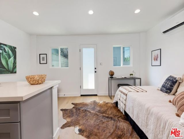 4 Bed Home for Sale in Santa Monica, California