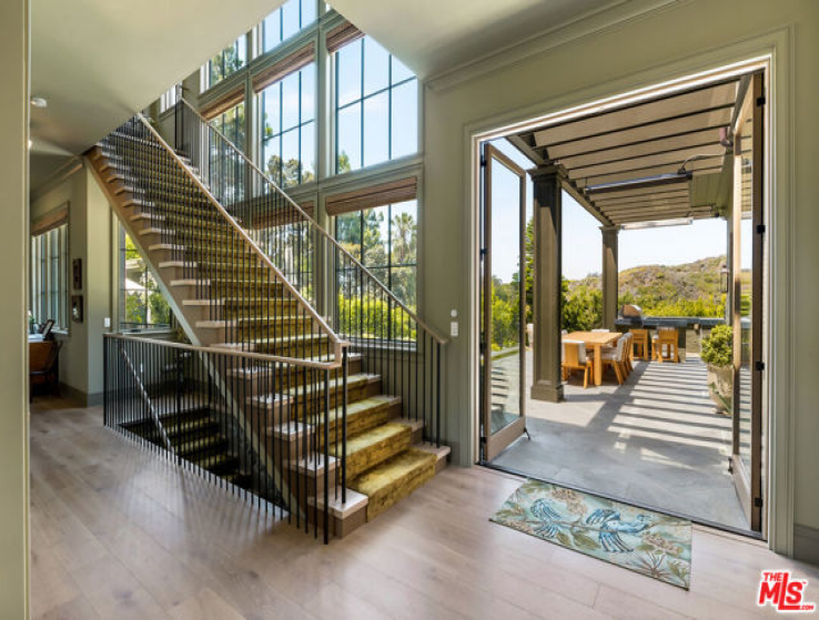 6 Bed Home for Sale in Pacific Palisades, California