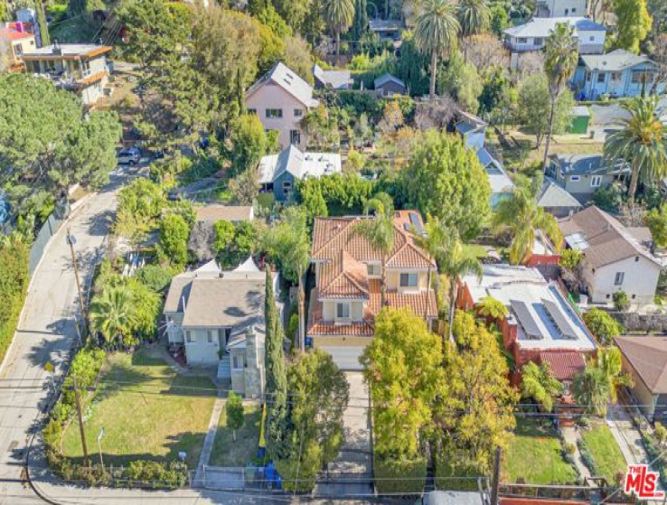 4 Bed Home to Rent in Los Angeles, California