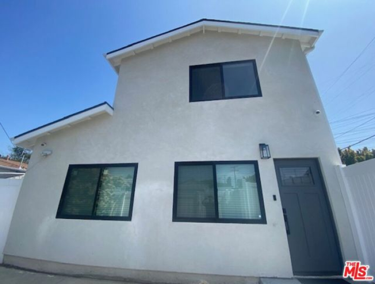 3 Bed Home to Rent in North Hollywood, California