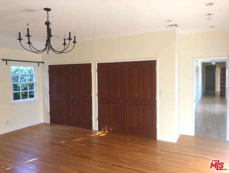 5 Bed Home to Rent in Studio City, California