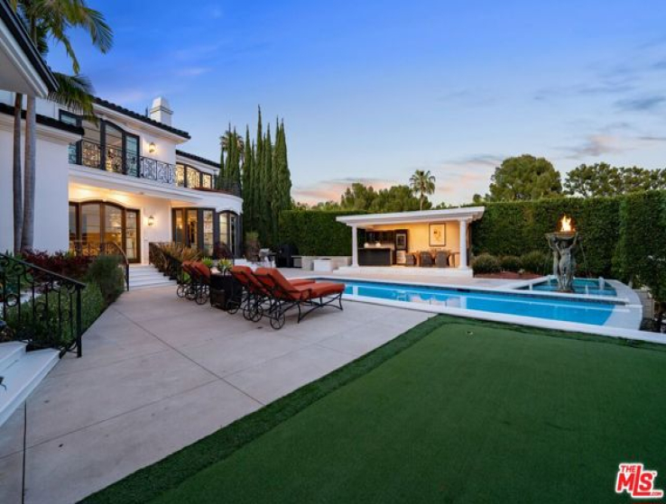 6 Bed Home to Rent in Beverly Hills, California