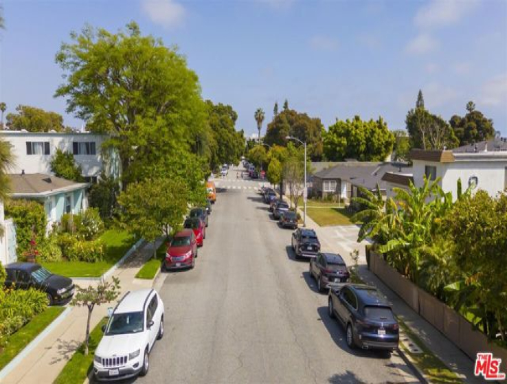  Income Home for Sale in Santa Monica, California