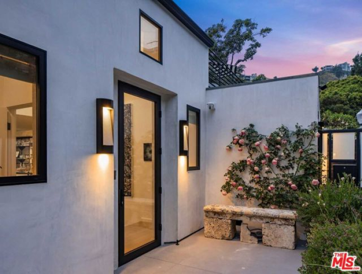 3 Bed Home for Sale in Los Angeles, California