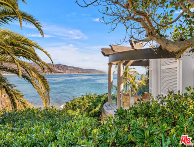 6 Bed Home for Sale in Malibu, California