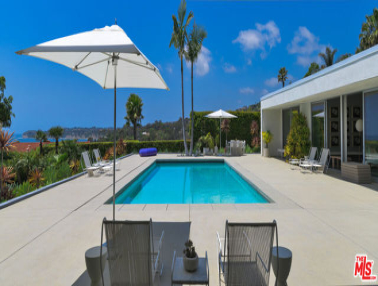 6 Bed Home for Sale in Malibu, California