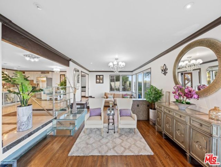 6 Bed Home for Sale in Los Angeles, California