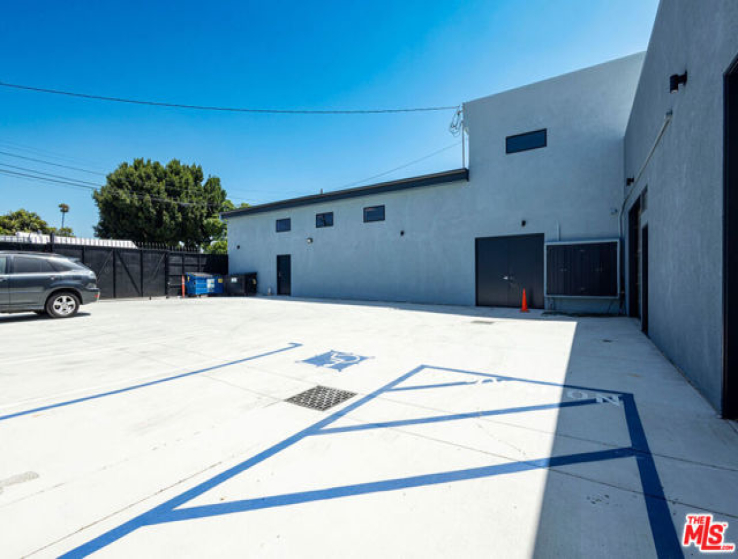  Commercial for Sale in Los Angeles, California