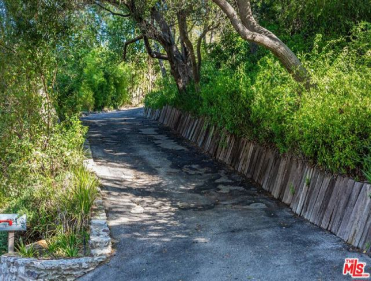 4 Bed Home for Sale in Los Angeles, California