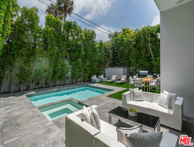 5 Bed Home for Sale in Los Angeles, California