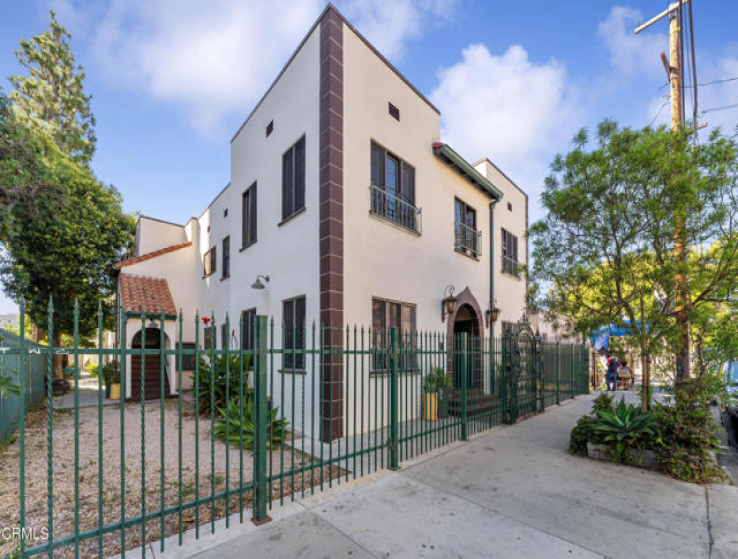  Income Home for Sale in Los Angeles, California