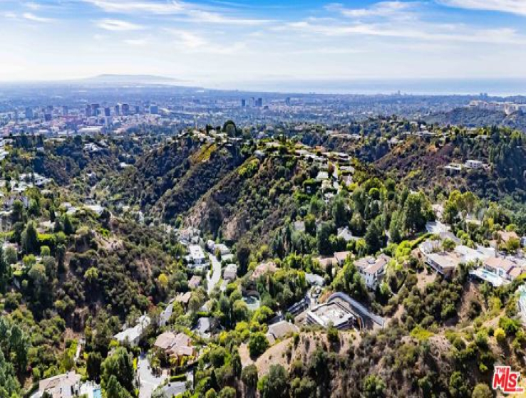 4 Bed Home for Sale in Los Angeles, California