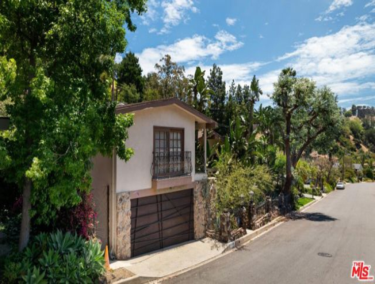 5 Bed Home for Sale in Beverly Hills, California