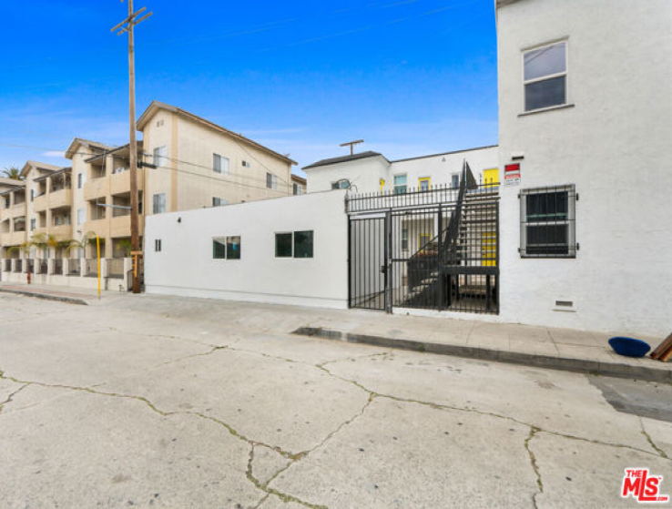  Income Home for Sale in Los Angeles, California