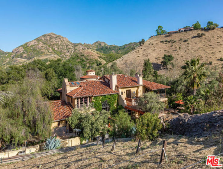 6 Bed Home for Sale in Agoura Hills, California