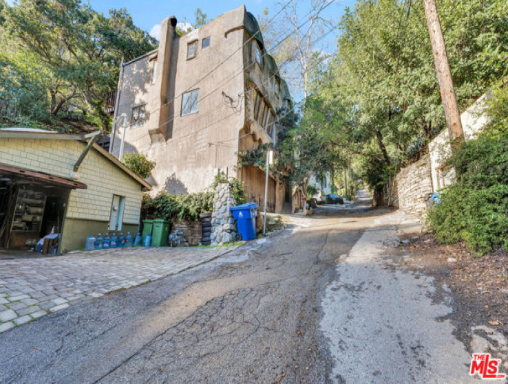 4 Bed Home for Sale in Los Angeles, California