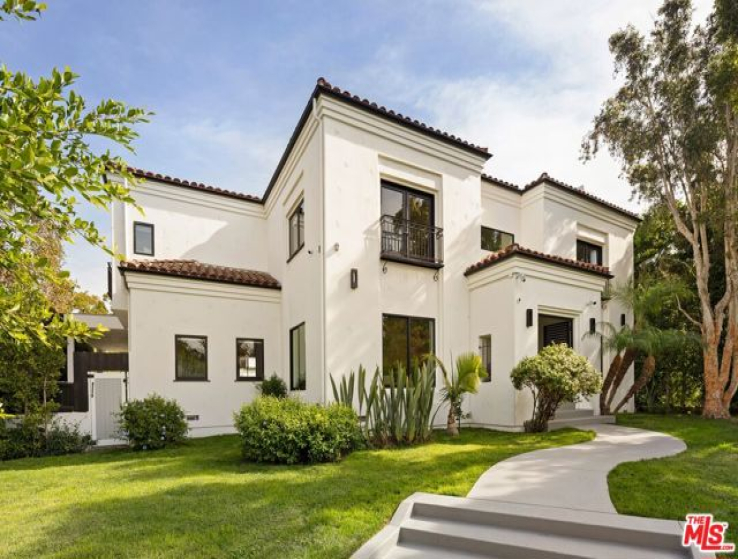 7 Bed Home for Sale in Los Angeles, California