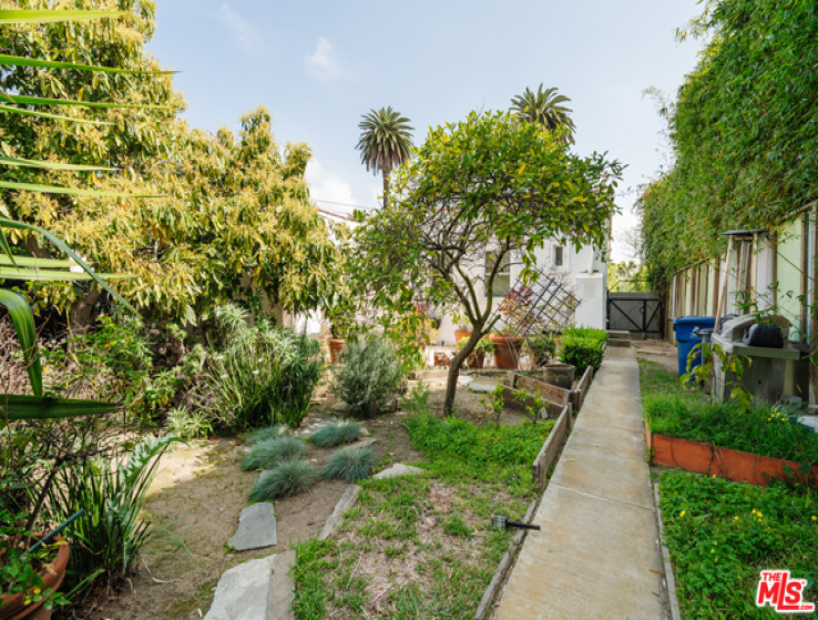 2 Bed Home for Sale in Los Angeles, California