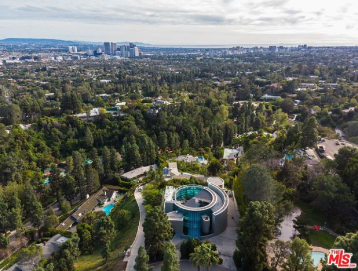 6 Bed Home for Sale in Beverly Hills, California