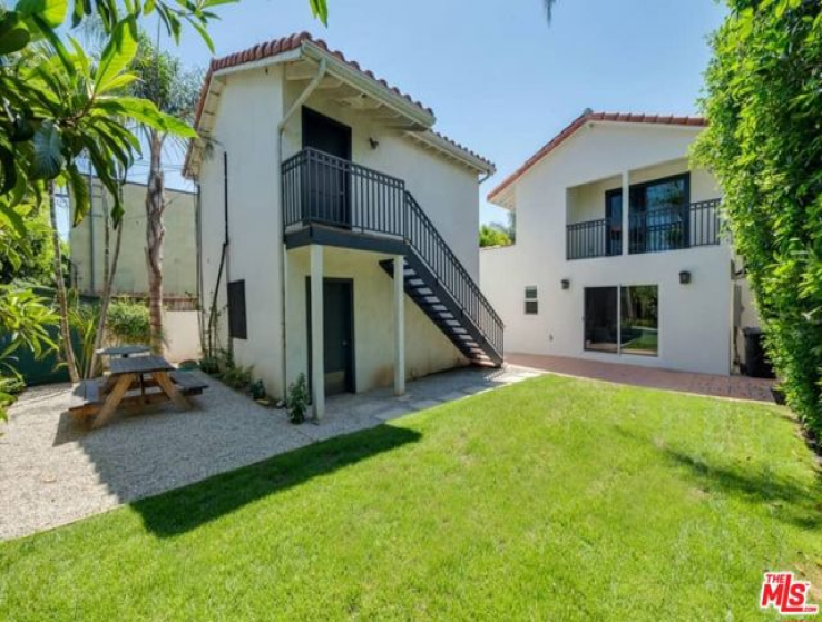 5 Bed Home to Rent in Los Angeles, California