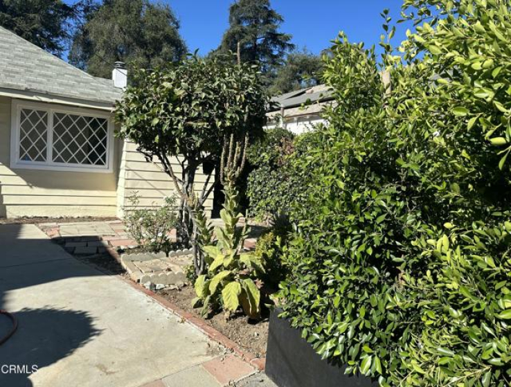 3 Bed Home to Rent in Altadena, California