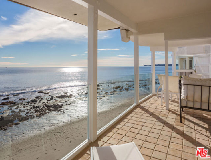 5 Bed Home to Rent in Malibu, California