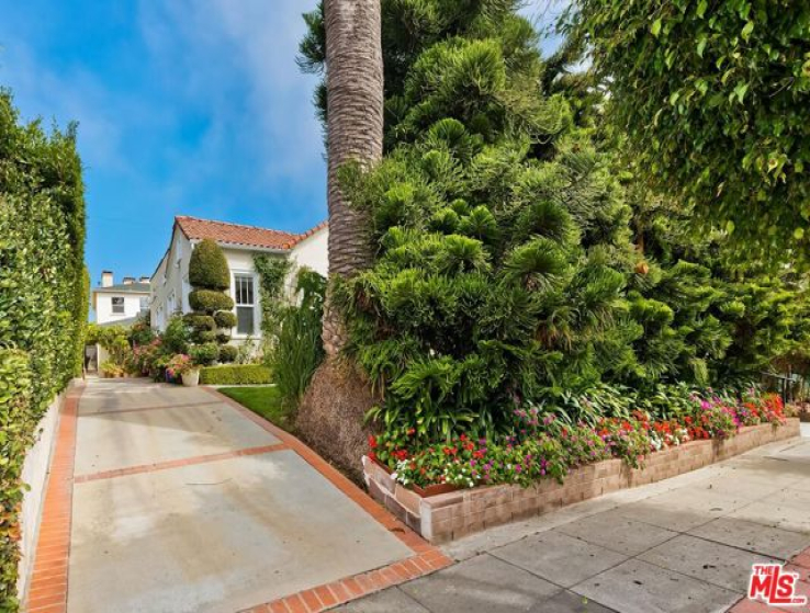  Income Home for Sale in Santa Monica, California