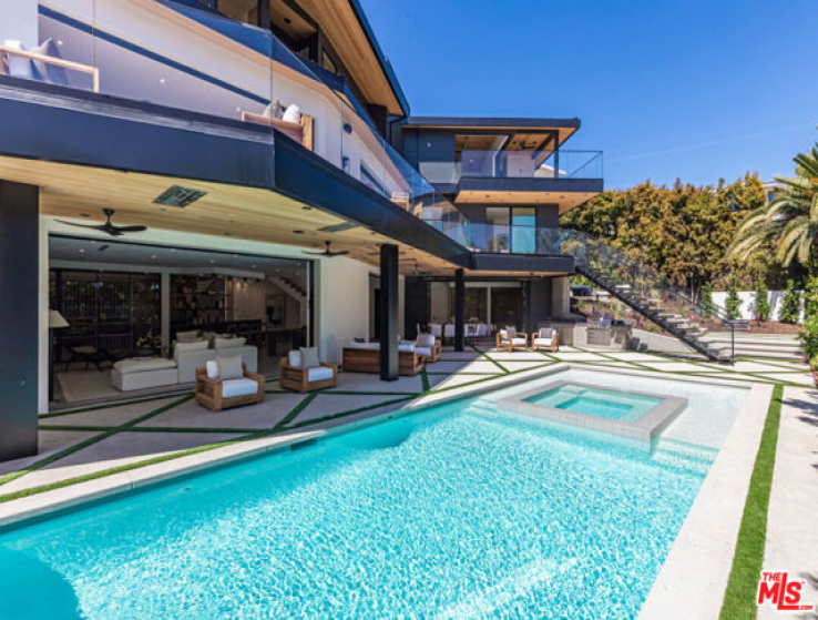 7 Bed Home for Sale in Pacific Palisades, California