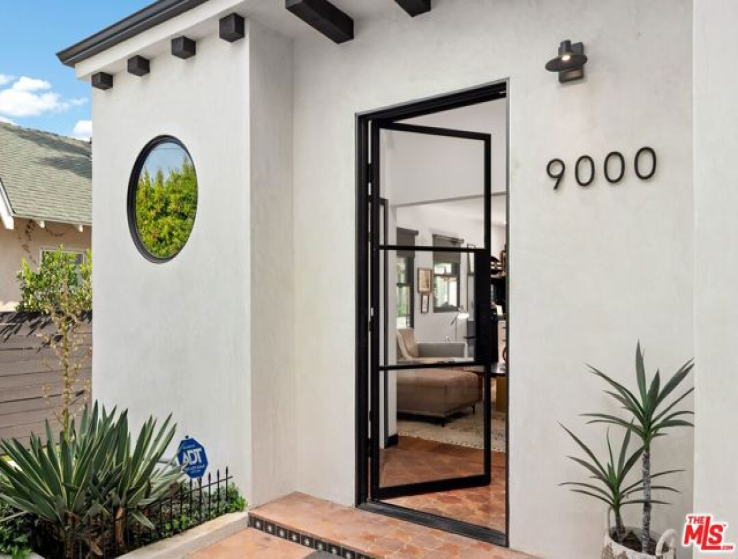 3 Bed Home to Rent in West Hollywood, California