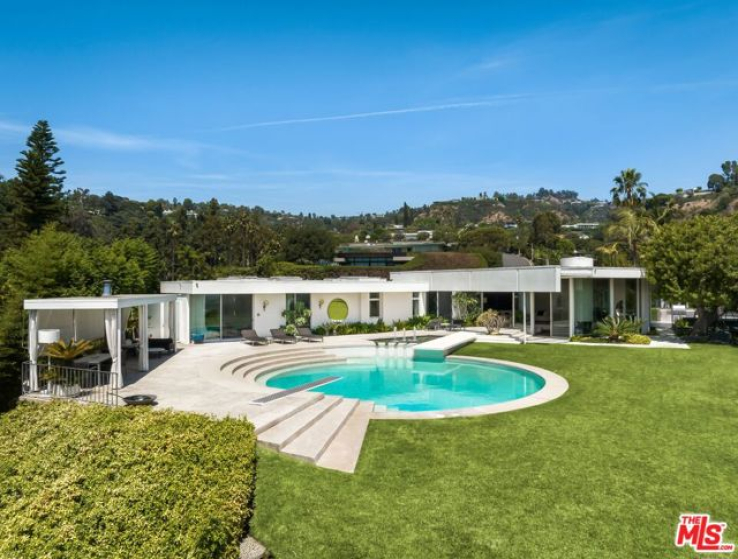 5 Bed Home for Sale in Beverly Hills, California