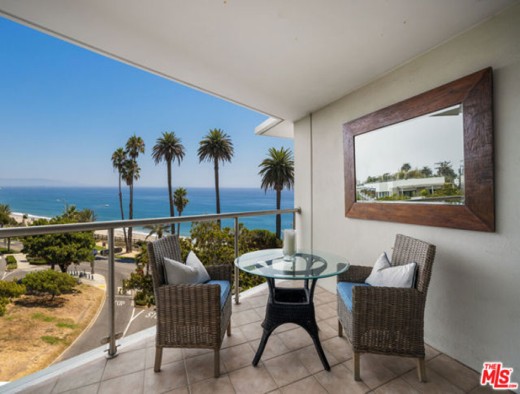 3 Bed Home for Sale in Santa Monica, California