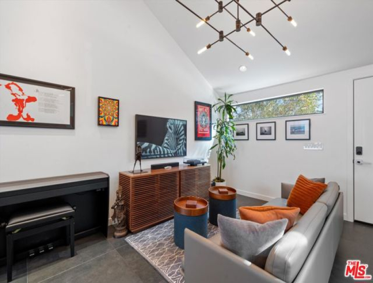 3 Bed Home for Sale in Santa Monica, California