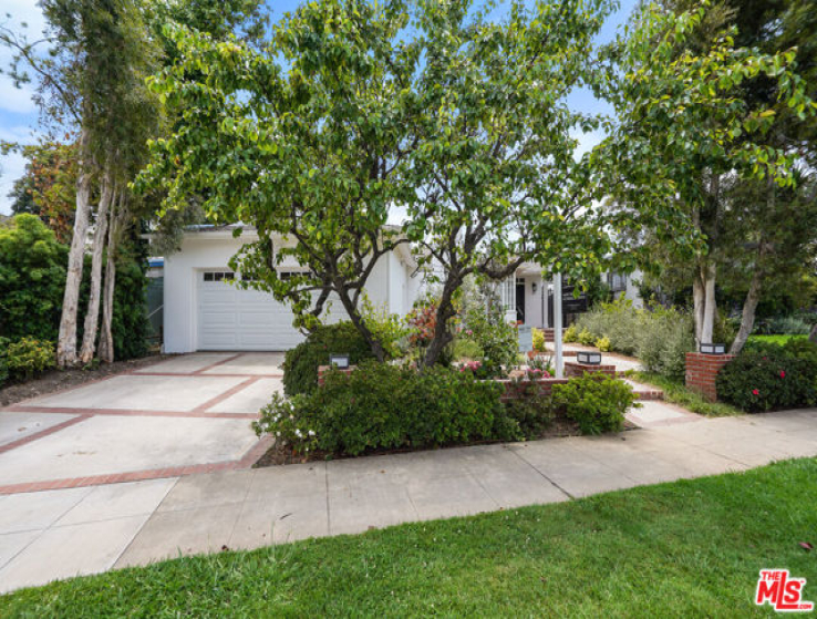 3 Bed Home for Sale in Los Angeles, California